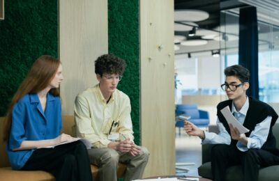 سوق التجزئة الفاخرة يزدهر في دبي والرياض مع تنامي الطبقة الثرية