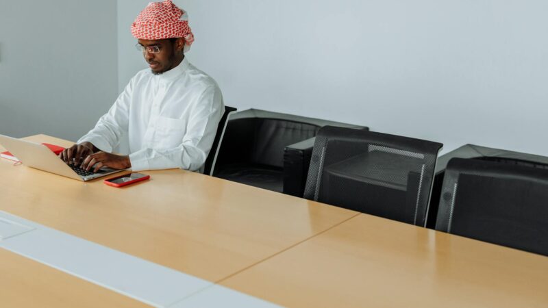 ثورة الخدمات اللوجستية والتجارة الإلكترونية تعيد تشكيل الأعمال في الخليج