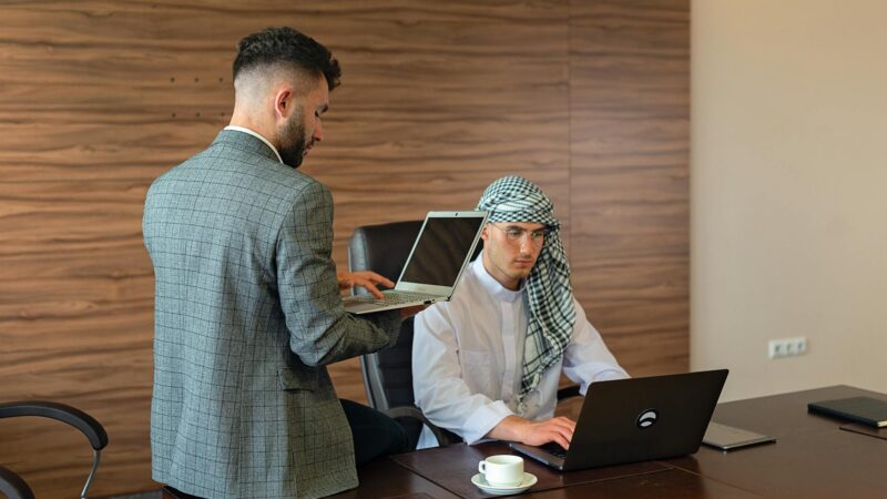 البنوك الرقمية تهدد حصة البنوك التقليدية في سوق الخليج