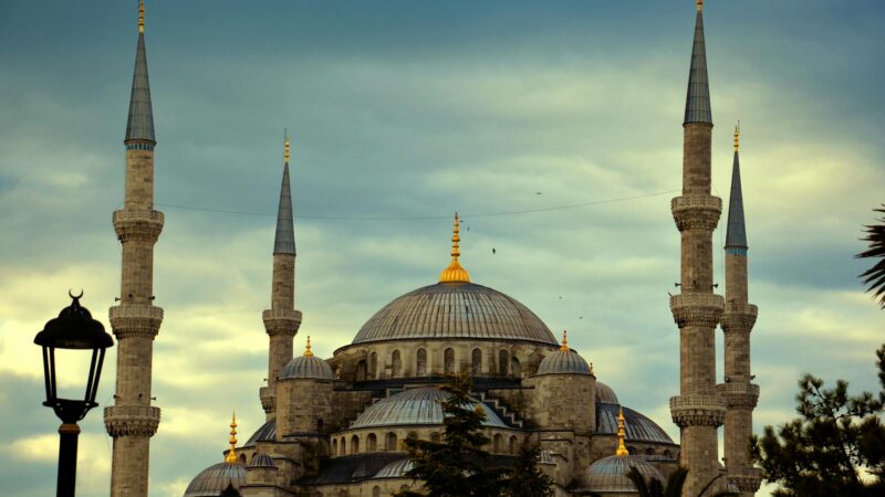 Istanbul vs Dubai monthly budget 2026