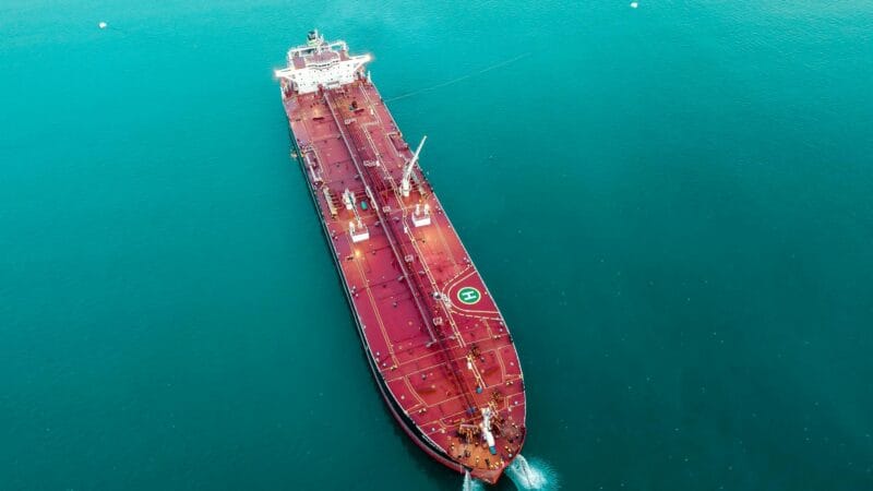 oil tanker strait of hormuz ship India China geopolitics - Photo by Alexander Bobrov