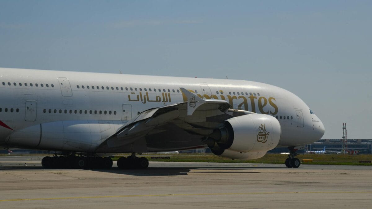 Airplane aviation Gulf airline